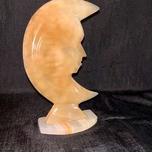 Man in the moon onyx